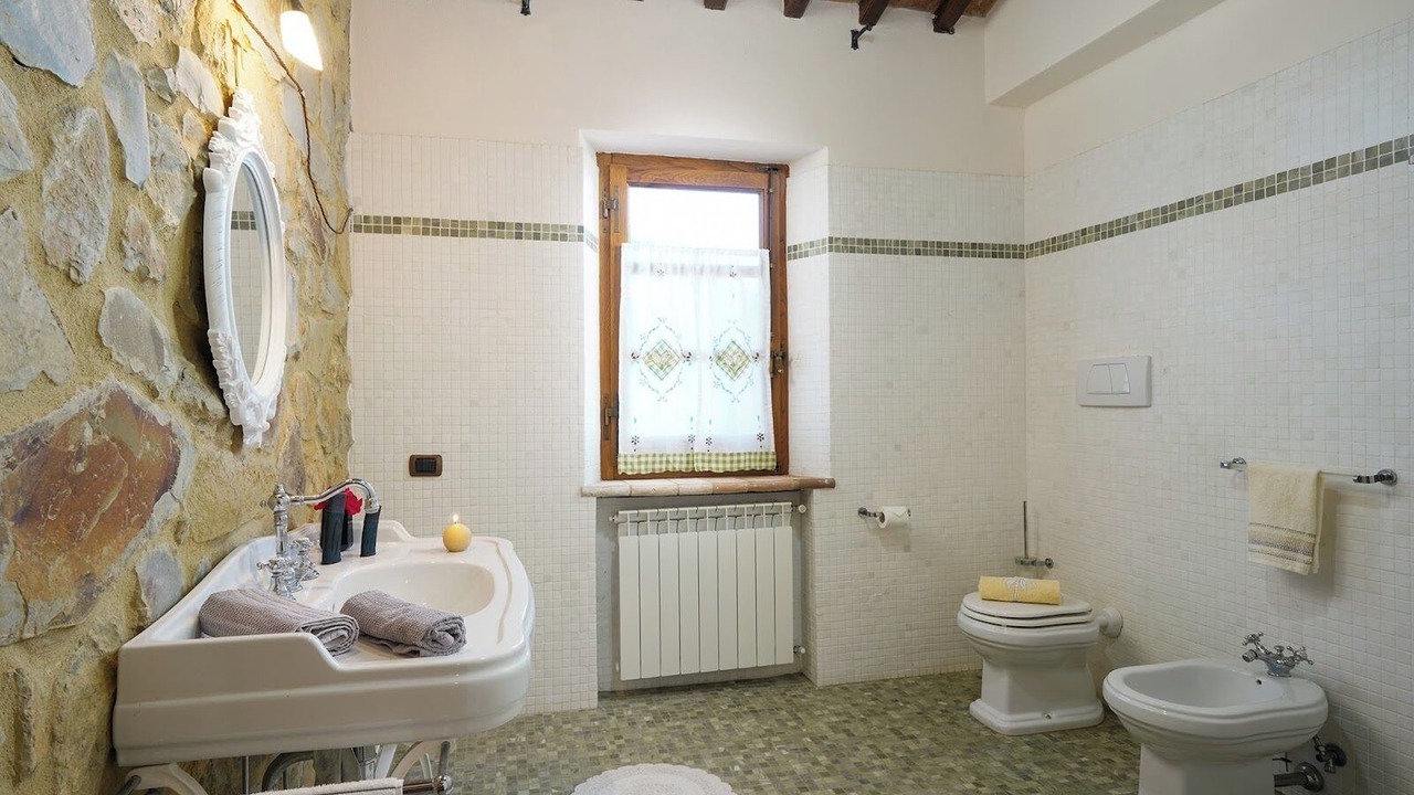 Photo of Bathroom in Cinigiano