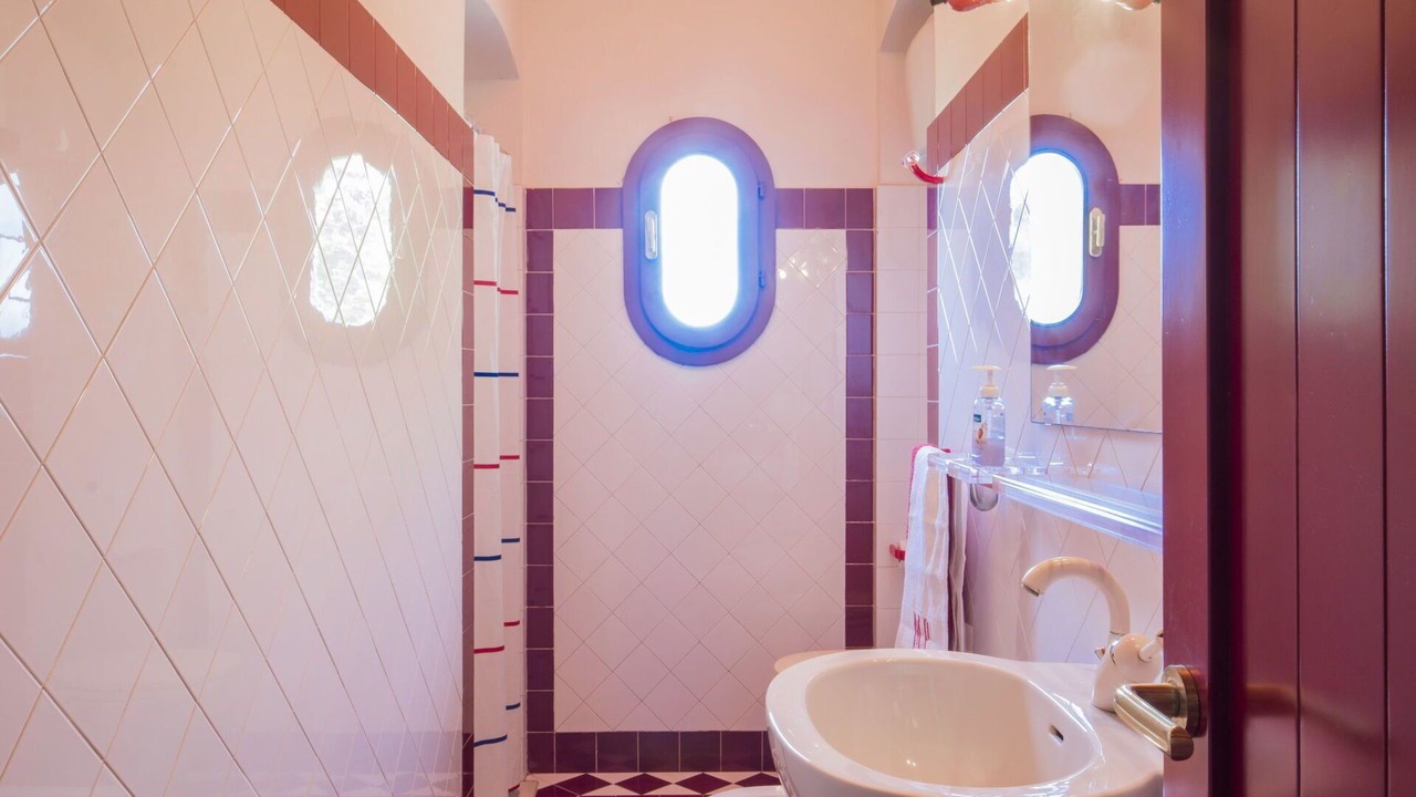 Photo of Bathroom in Lari