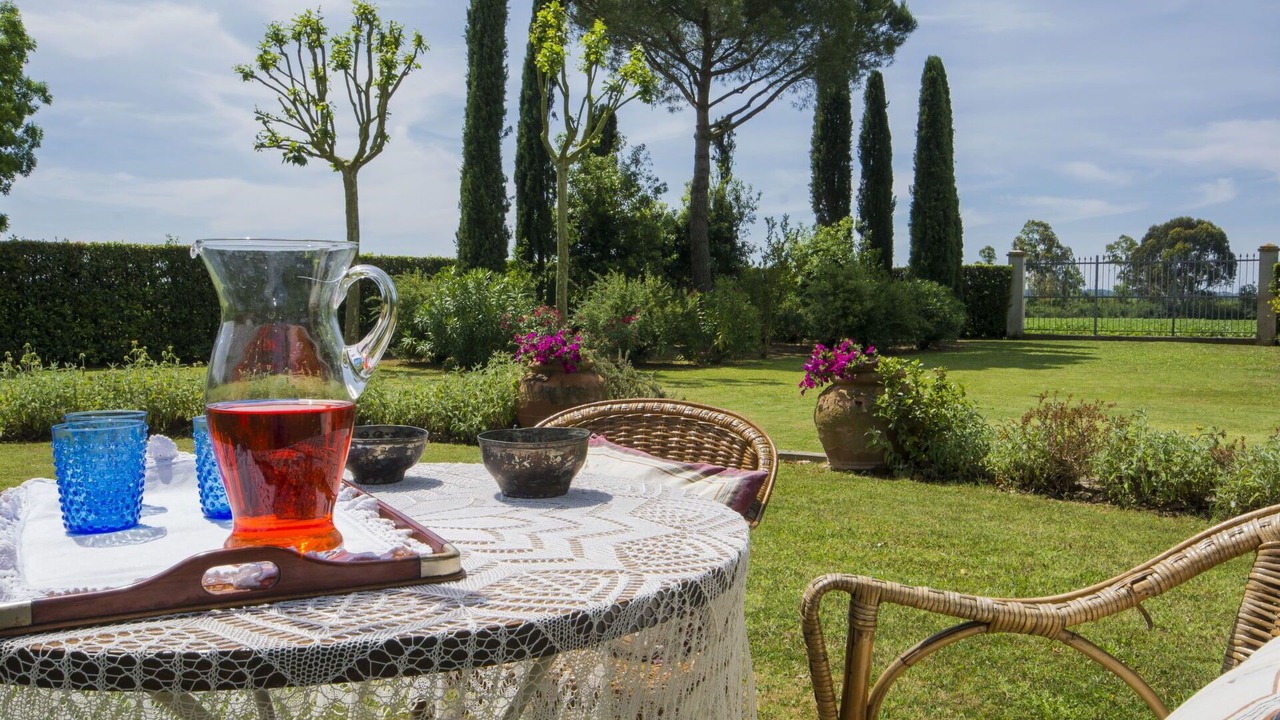 Photo of Outdoor in Lari