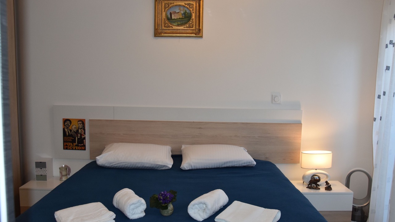 Photo of Bedroom in Cannes City Centre