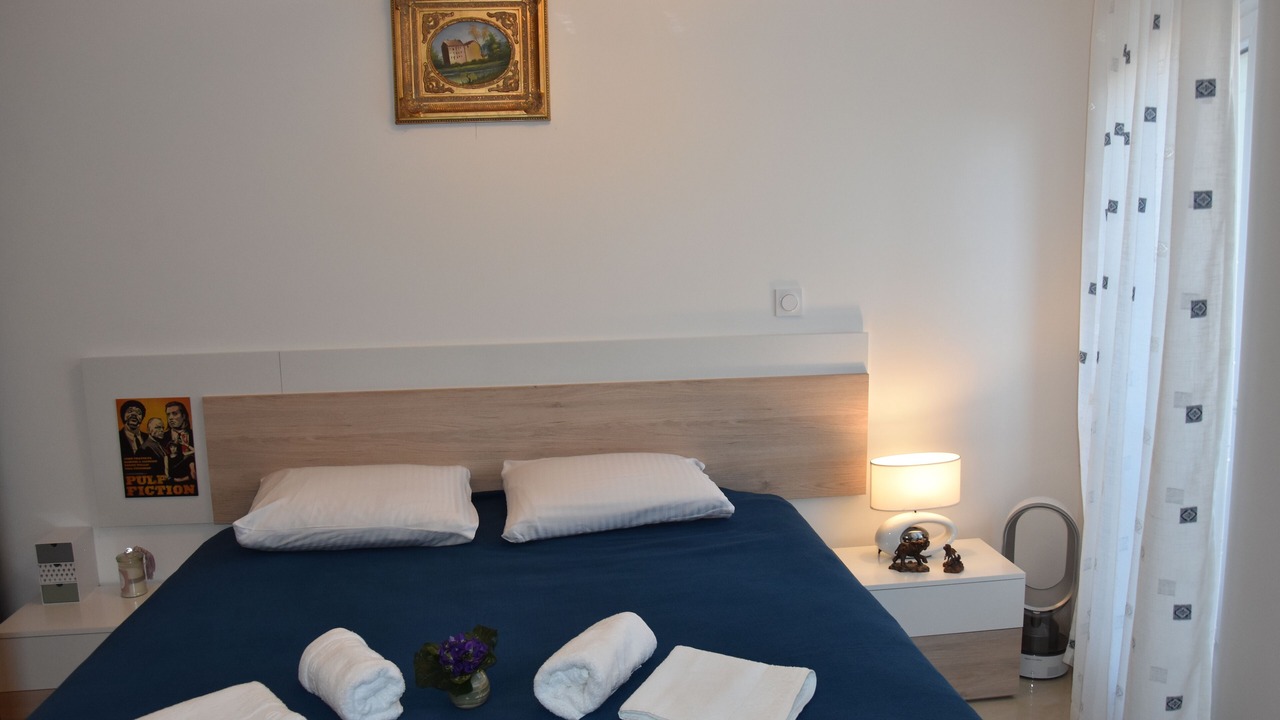 Photo of Bedroom in Cannes City Centre