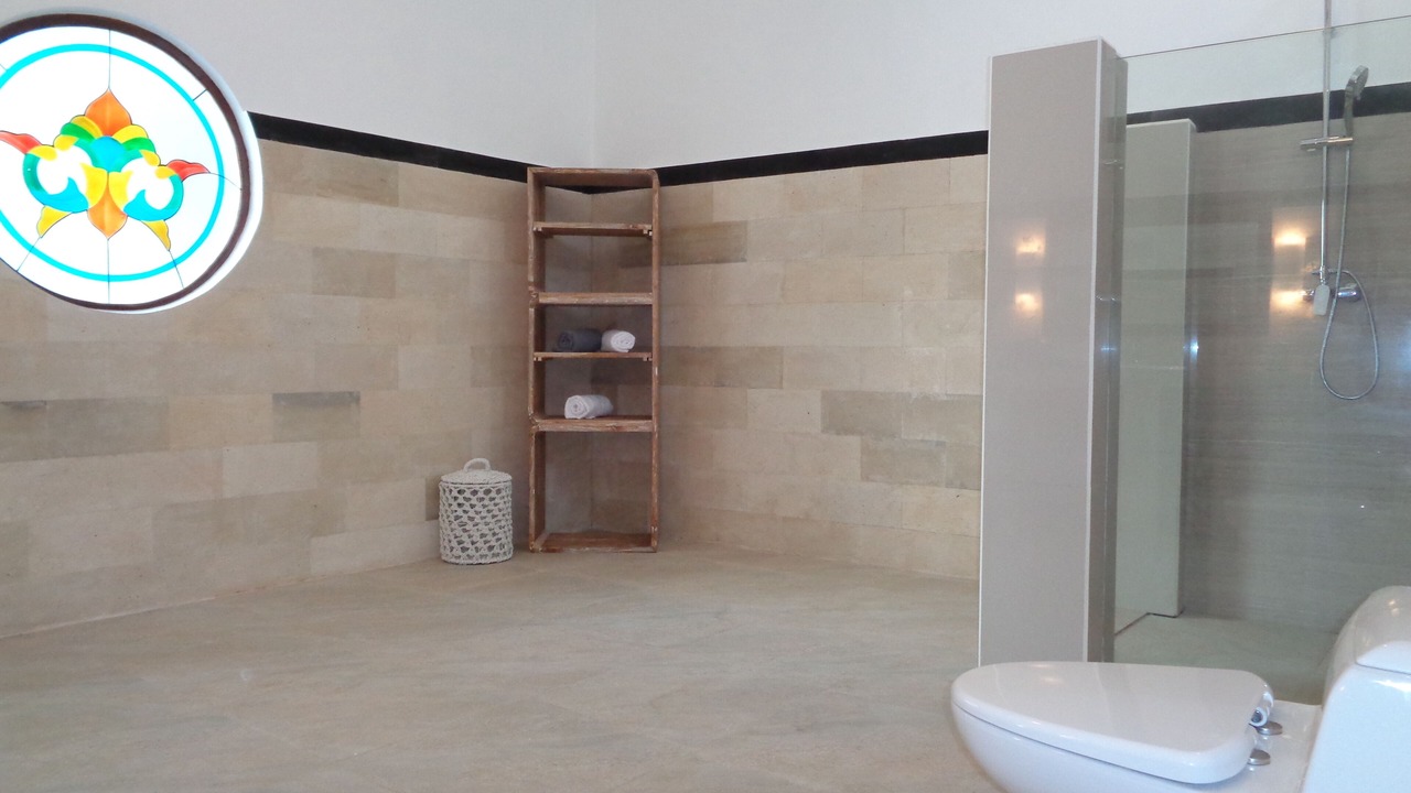 Photo of Bathroom in Kalibukbuk