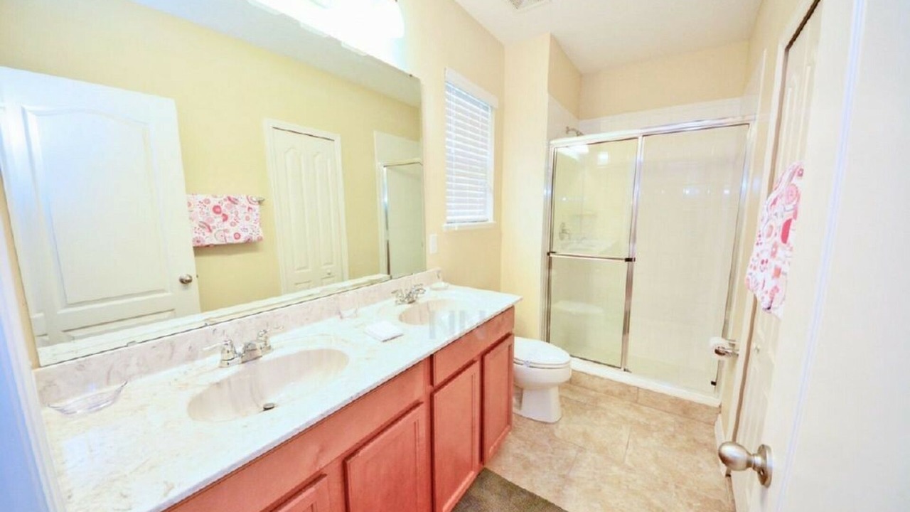 Photo of Bathroom in Cypress Pointe