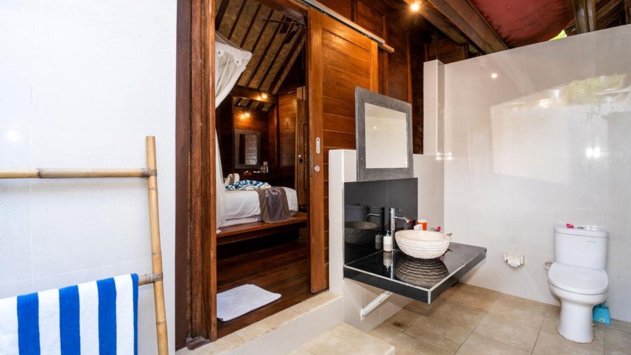 Photo of Bathroom in Mushroom Bay