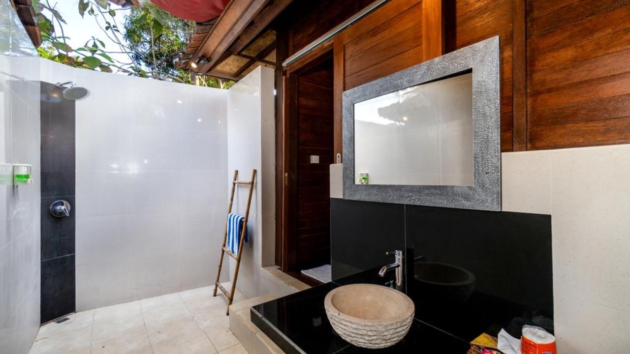 Photo of Bathroom in Mushroom Bay