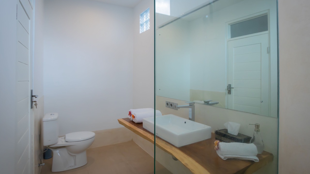 Photo of Bathroom in Sunset Road