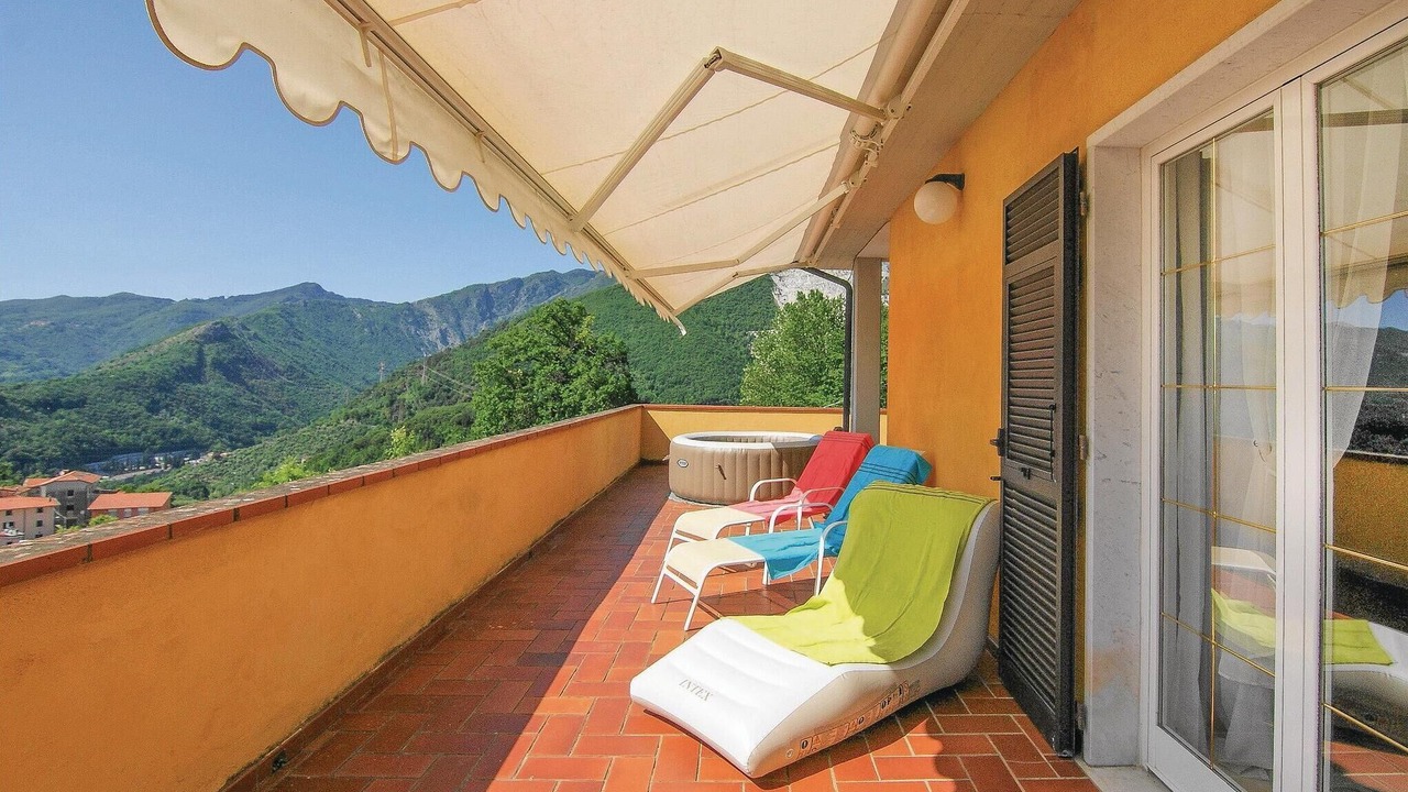 Photo of Others in Carrara