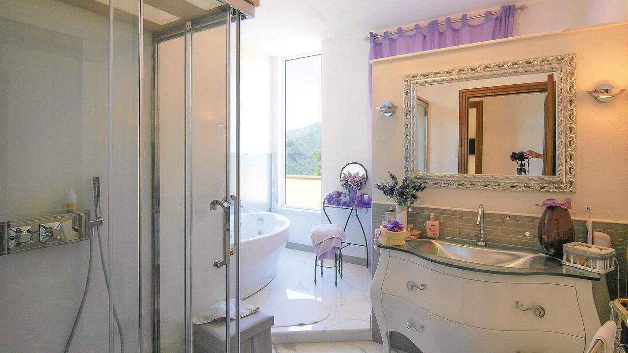 Photo of Bathroom in Carrara