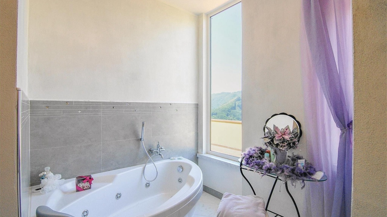 Photo of Bathroom in Carrara