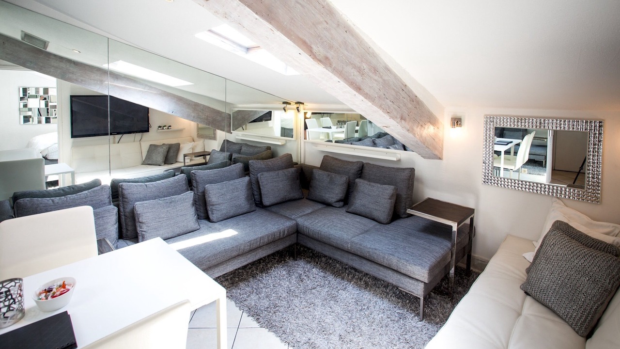 Photo of Bedroom in Cannes City Centre