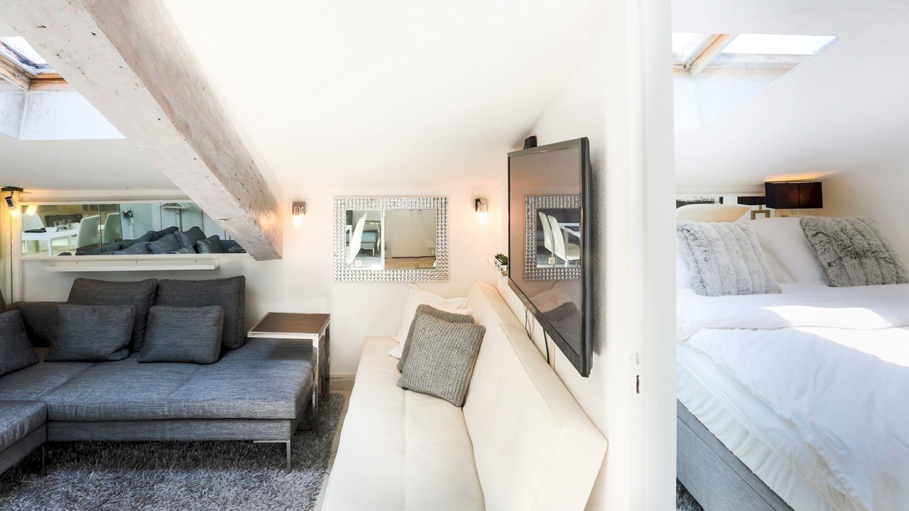 Photo of Bedroom in Cannes City Centre