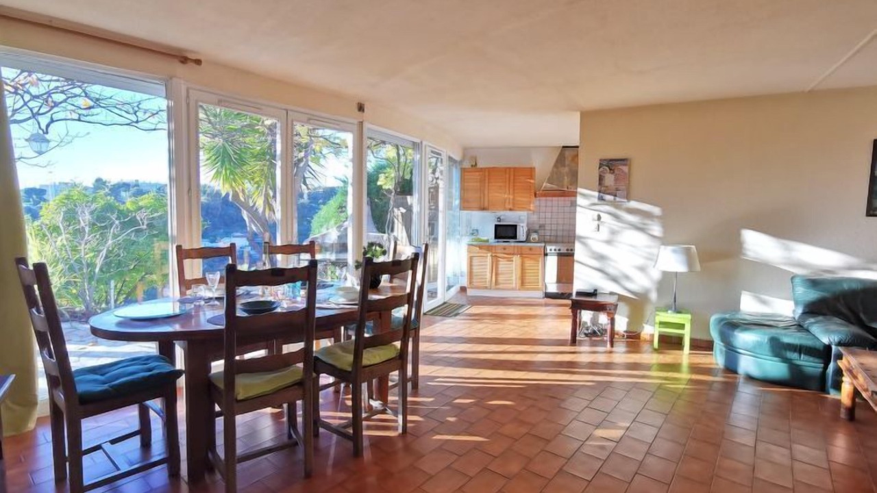 Photo of Livingroom in Saint Pierre de Feric