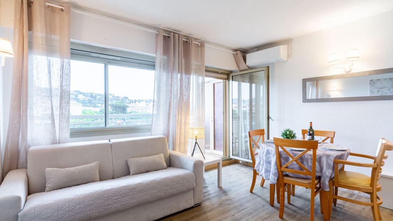 Photo of Livingroom in Sainte-Maxime City Centre