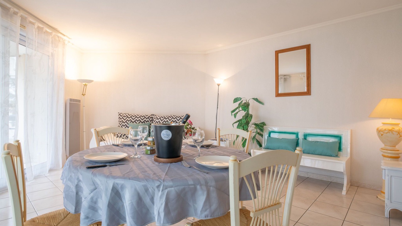 Photo of Bedroom in Saint-Aygulf