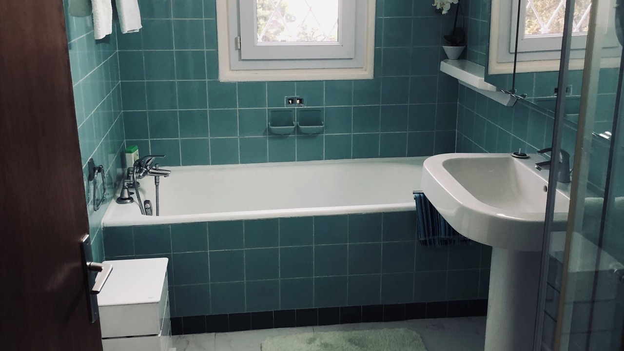 Photo of Bathroom in Espero-Pax
