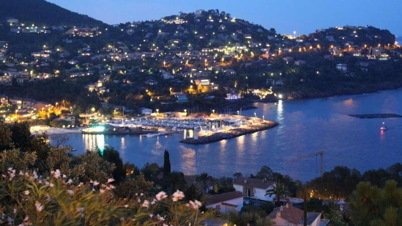 Photo of Outdoor in Espero-Pax