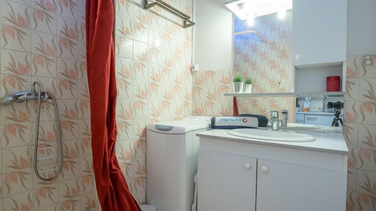 Photo of Bathroom in Boulouris-sur-Mer