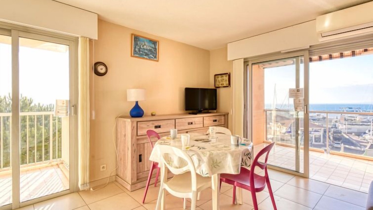 Photo of Bedroom in Frejus Port