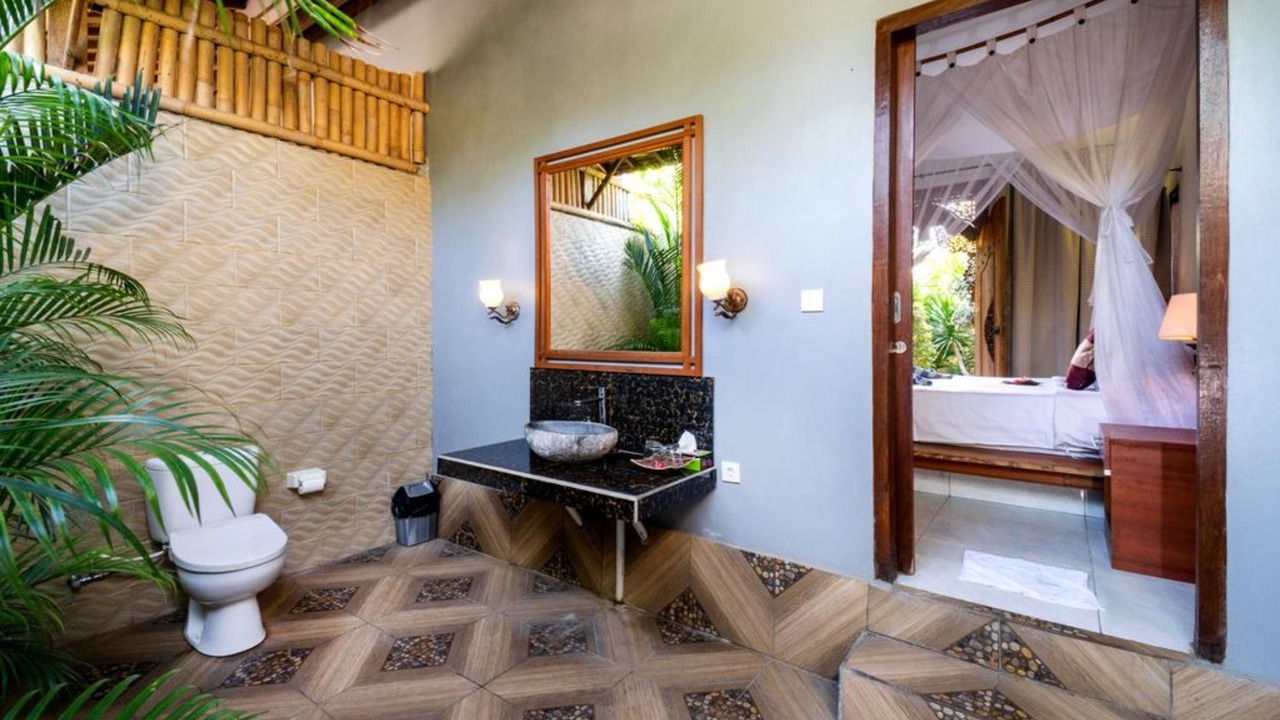 Photo of Bathroom in Mushroom Bay