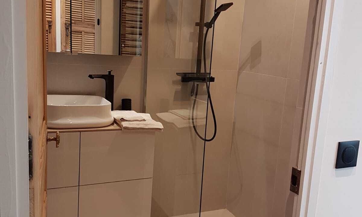 Photo of Bathroom in Quartier du Port