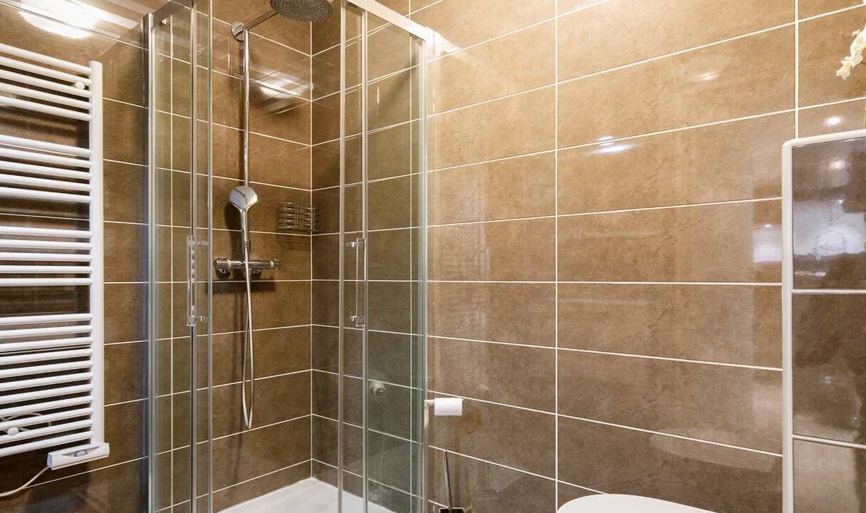 Photo of Bathroom in California - Pezou