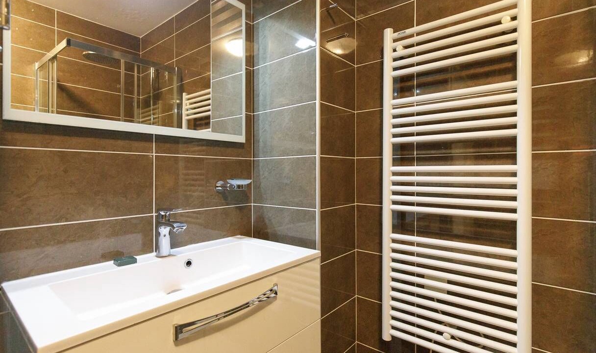 Photo of Bathroom in California - Pezou