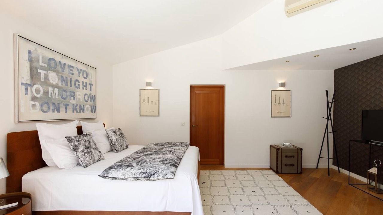 Photo of Bedroom in Saint-Raphael