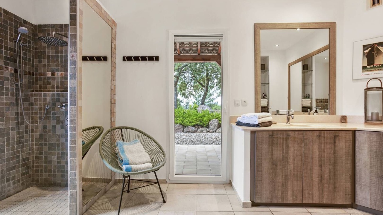 Photo of Bathroom in Saint-Raphael