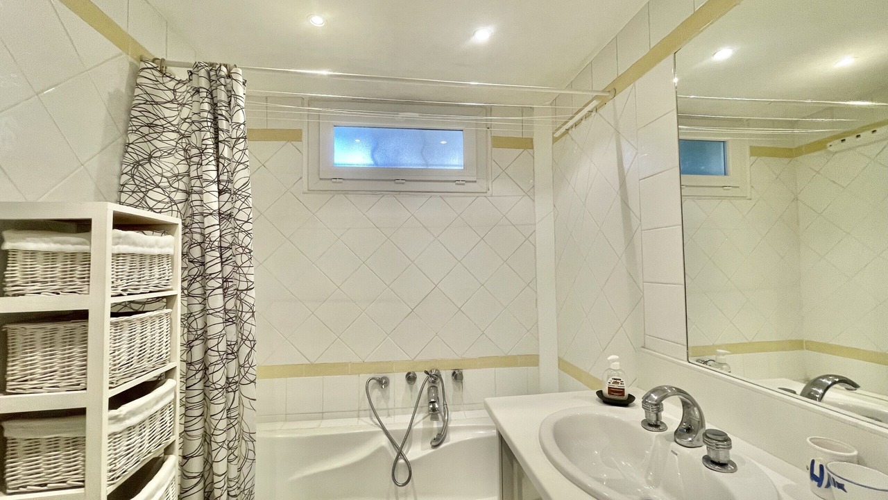 Photo of Bathroom in Cannes