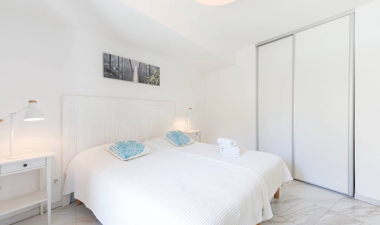 Photo of Bedroom in California - Pezou
