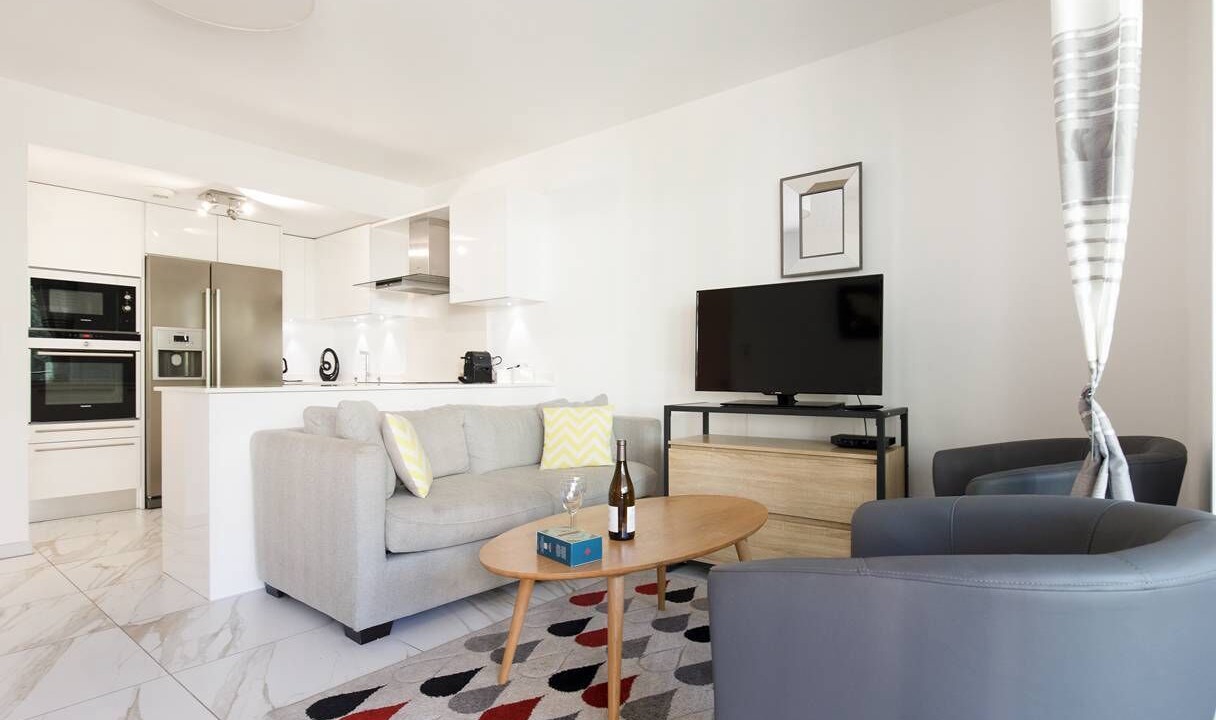 Photo of Livingroom in California - Pezou