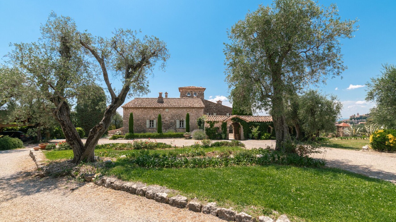 Photo of Others in Chateauneuf-Grasse