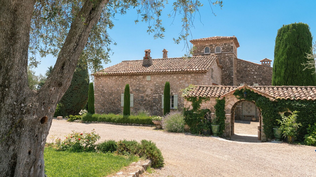 Photo of Others in Chateauneuf-Grasse