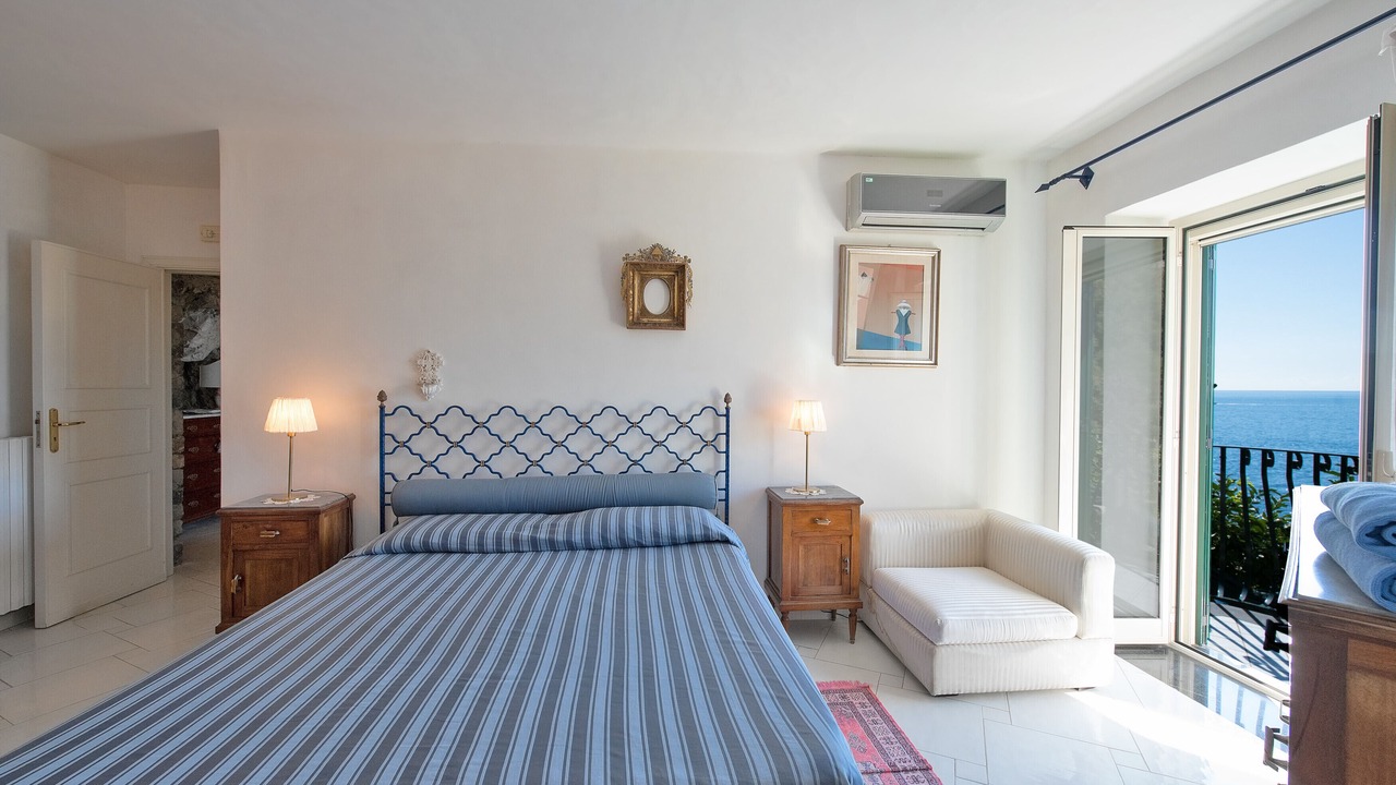 Photo of Bedroom in Furore