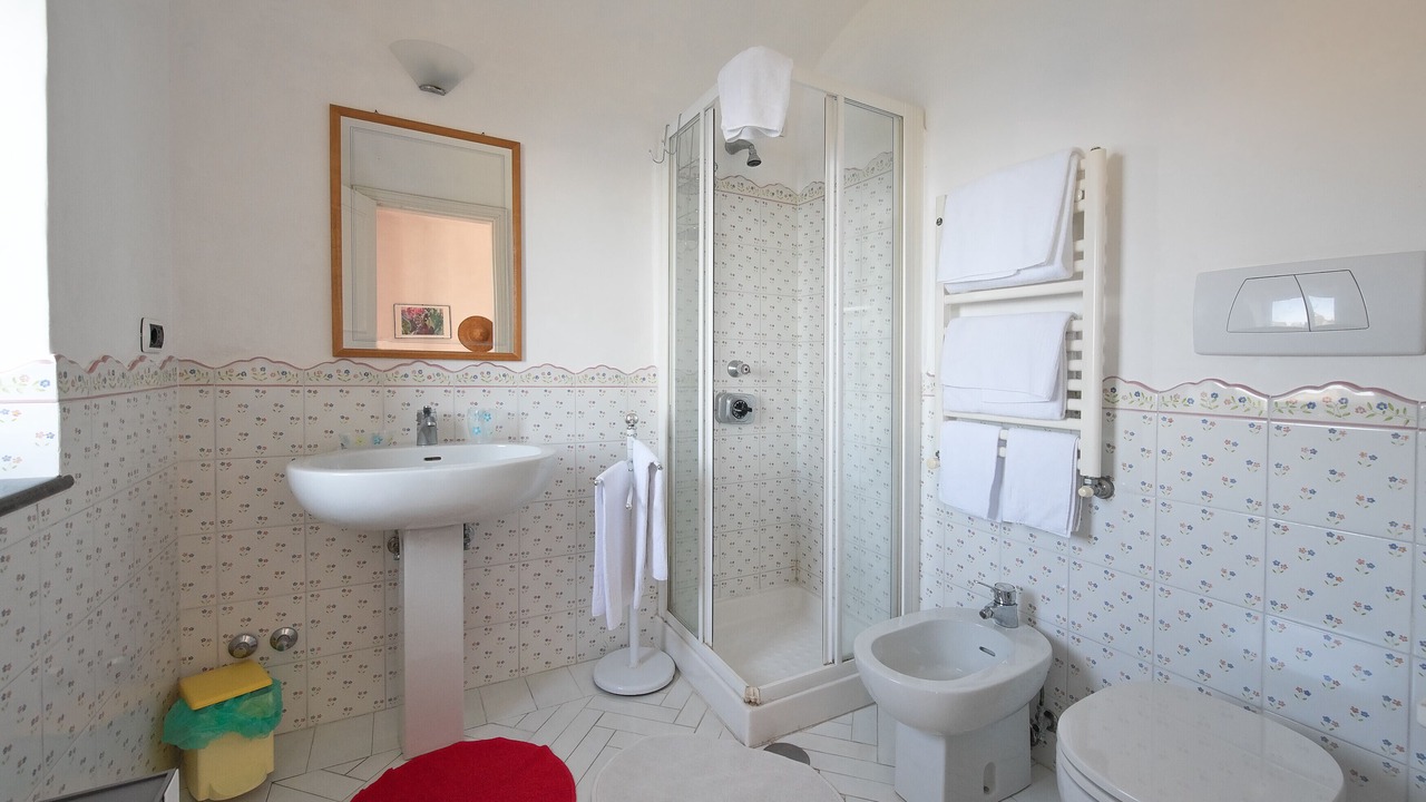Photo of Bathroom in Furore