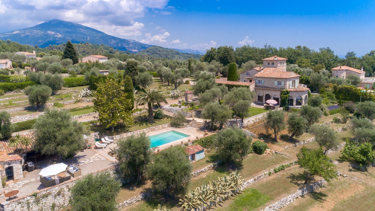 Photo of Others in Chateauneuf-Grasse