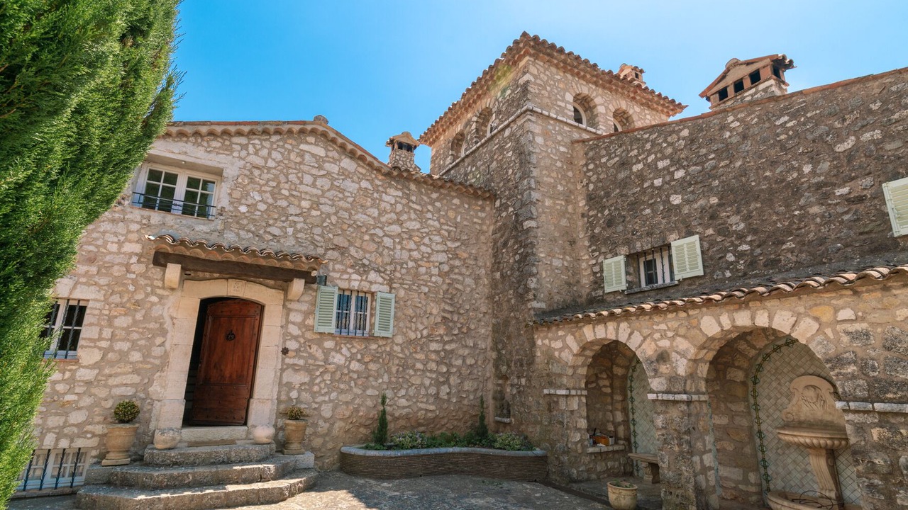 Photo of Others in Chateauneuf-Grasse