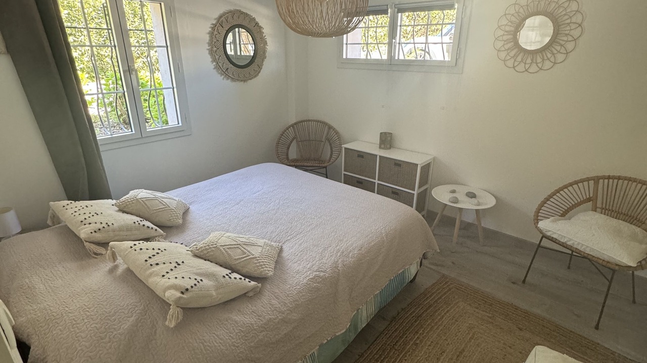 Photo of Bedroom in Roquefort-les-Pins