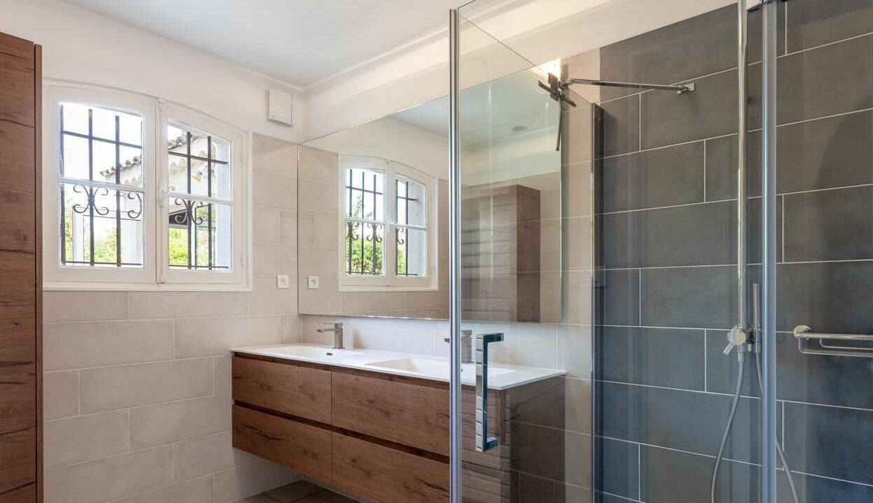 Photo of Bathroom in Les Baraques