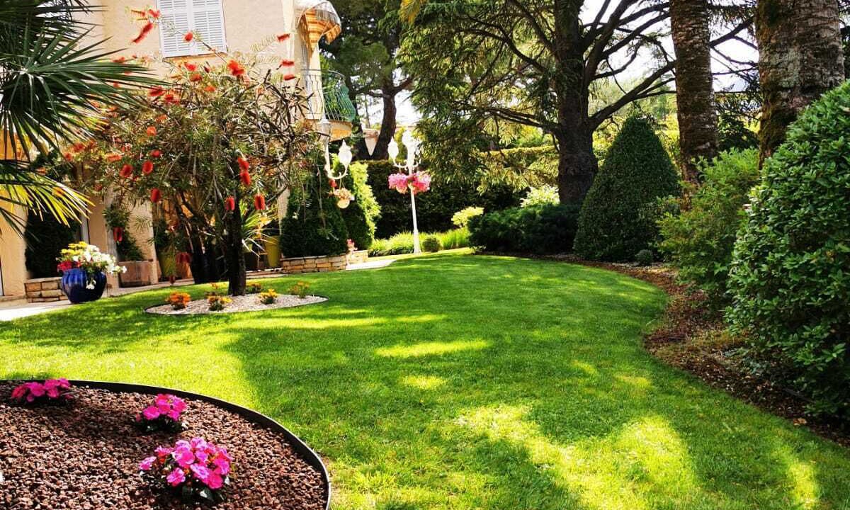 Photo of Outdoor in Drap
