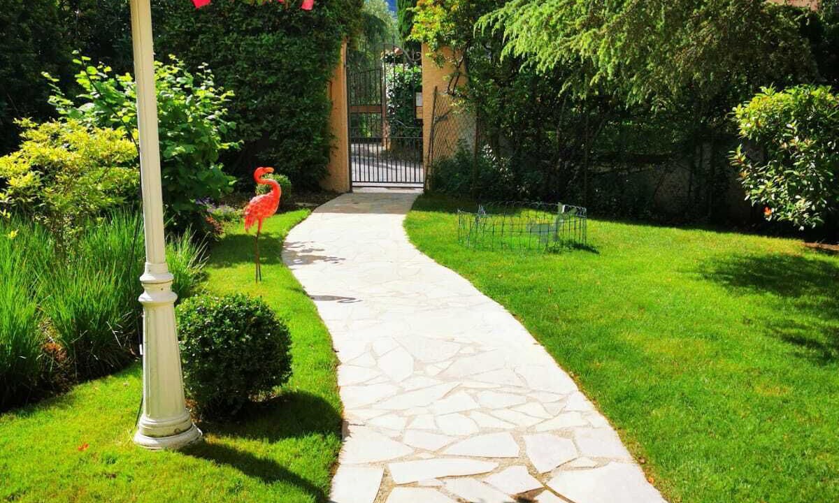 Photo of Outdoor in Drap
