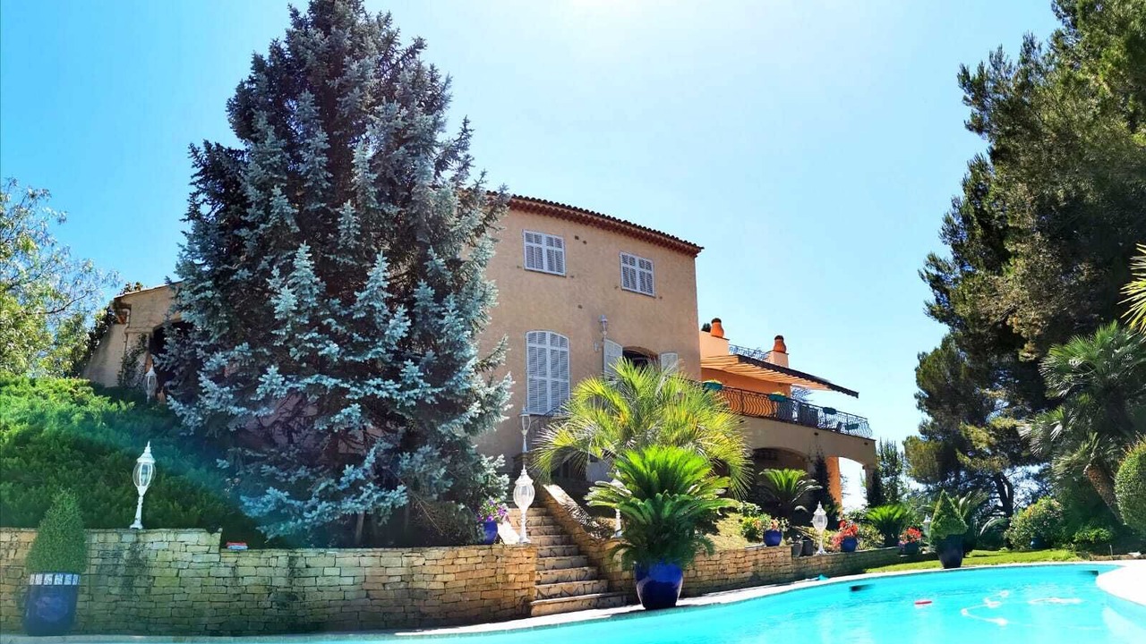 Photo of Outdoor in Drap