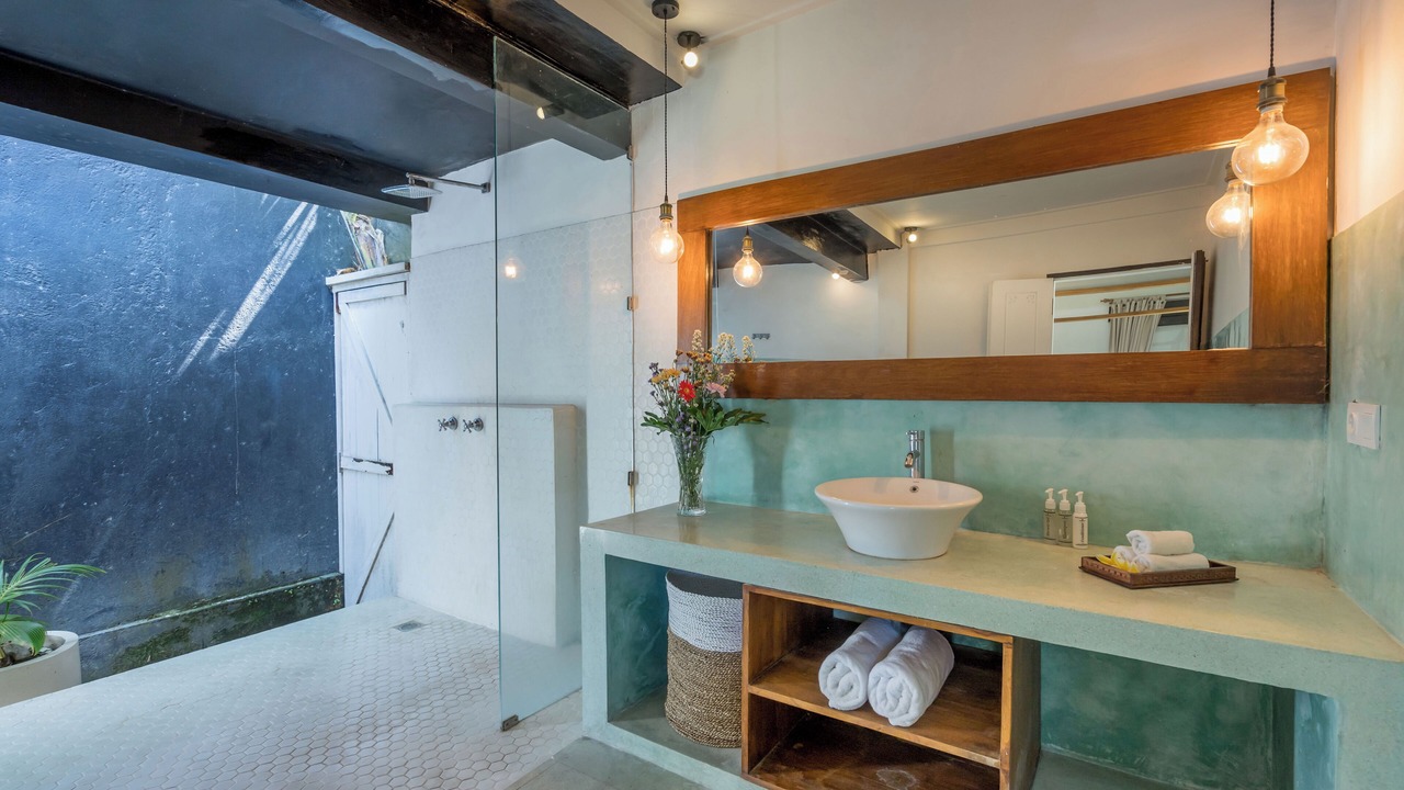 Photo of Bathroom in Petitenget