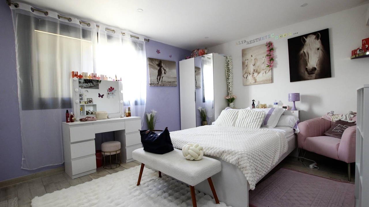 Photo of Bedroom in Mandelieu-La-Napoule