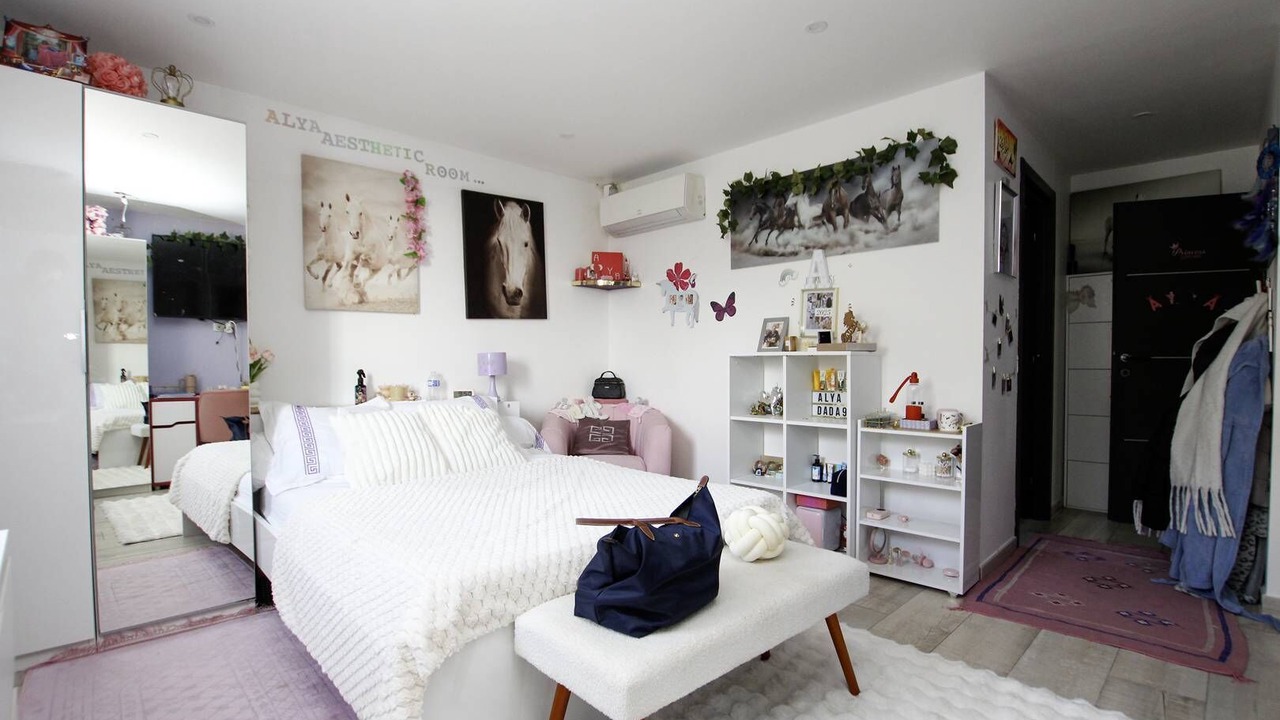 Photo of Bedroom in Mandelieu-La-Napoule