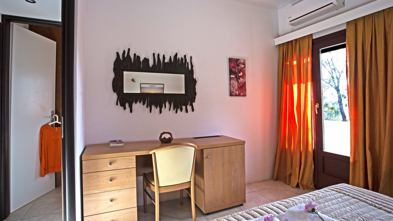 Photo of Bedroom in Perissa