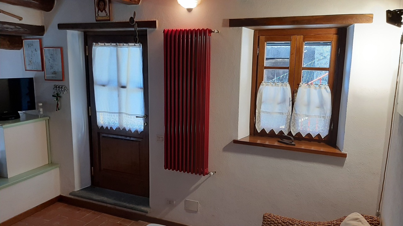 Photo of Livingroom in Montefegatesi