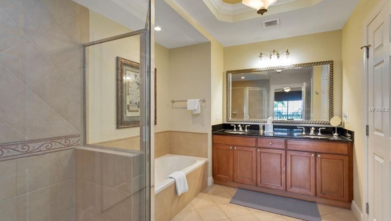 Photo of Bathroom in Reunion