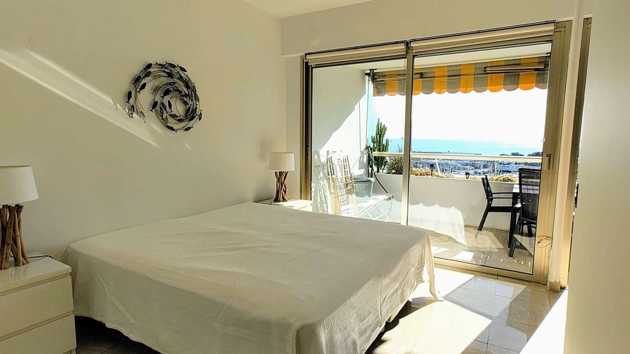 Photo of Bedroom in Villeneuve Loubet Beach