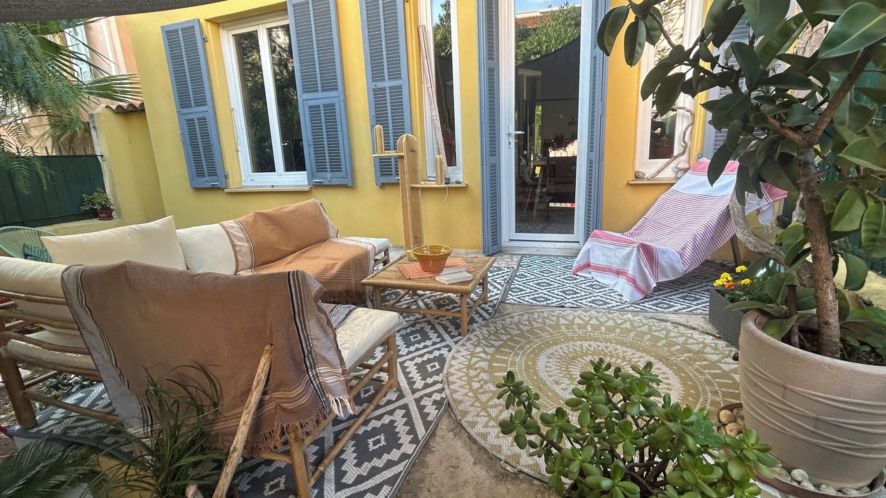 Photo of Patio Balcony in La Madeleine